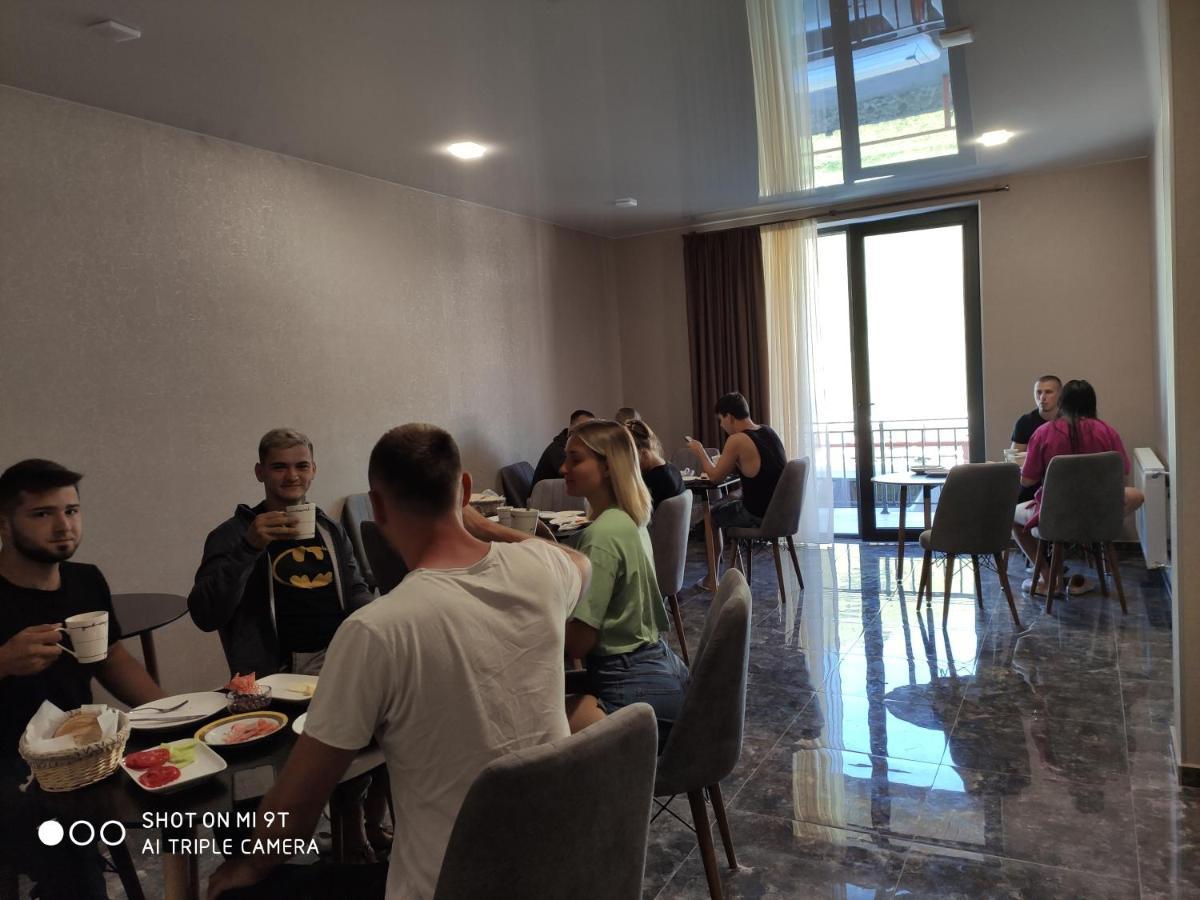 Hotel Sweet Night Kazbegi Bagian luar foto