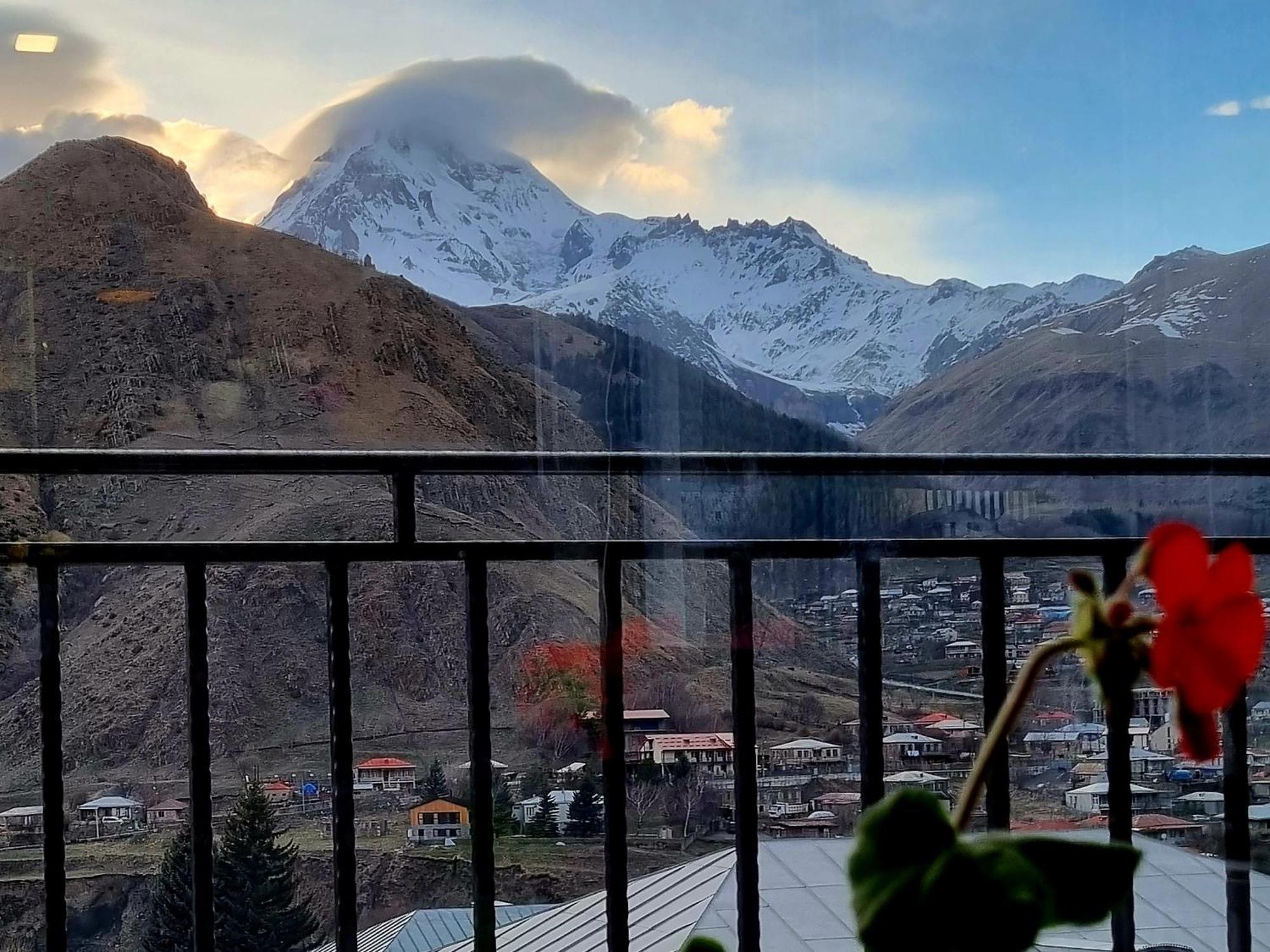 Hotel Sweet Night Kazbegi Ruang foto