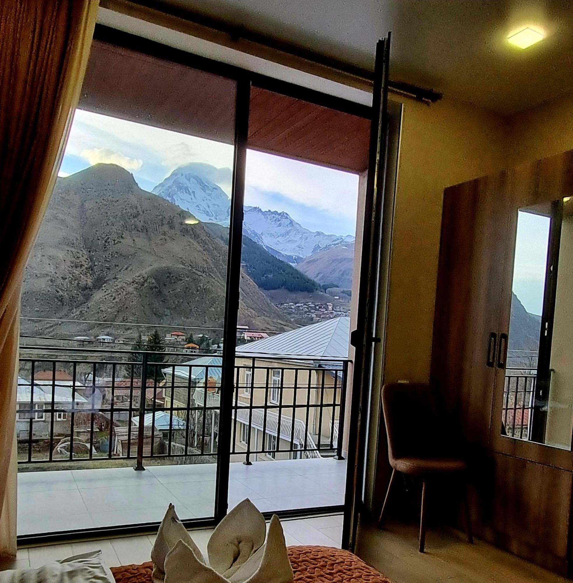 Hotel Sweet Night Kazbegi Bagian luar foto