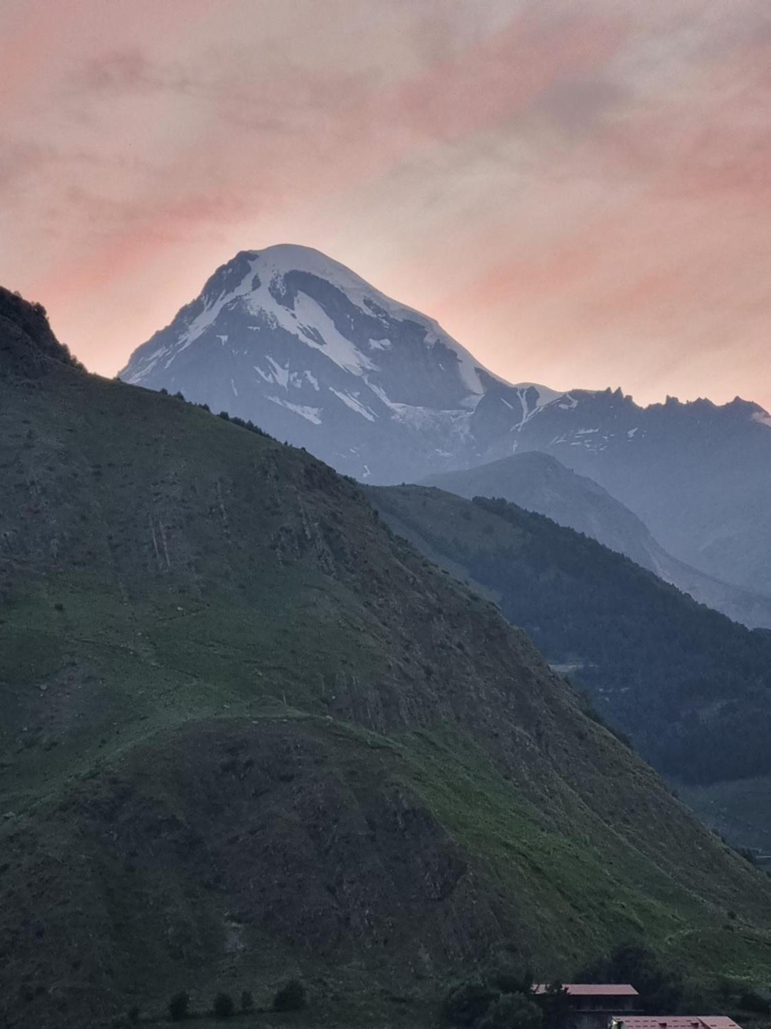 Hotel Sweet Night Kazbegi Ruang foto